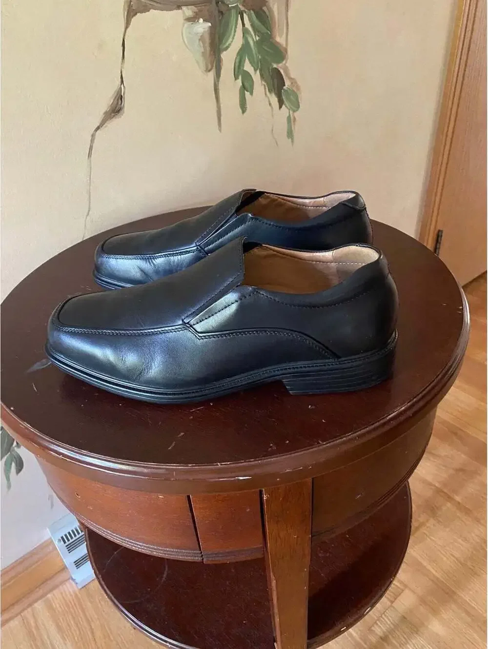 La Milano Men’s Classic Modern Plain Toe Oxford